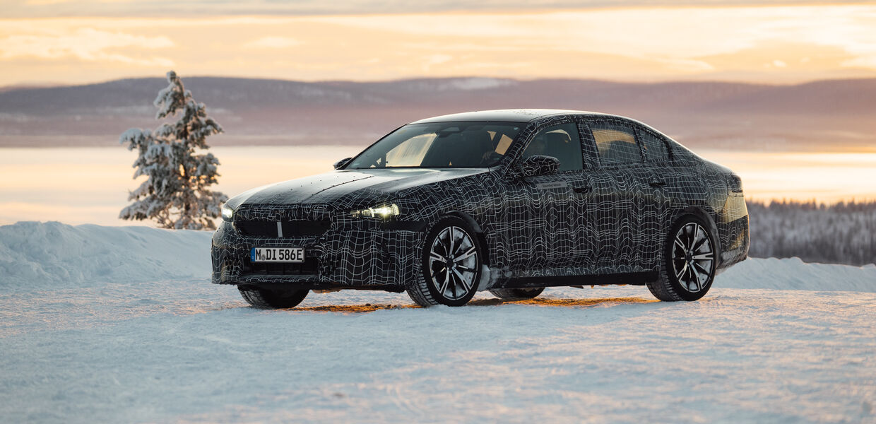 La BMW i5 a réussi les tests hivernaux